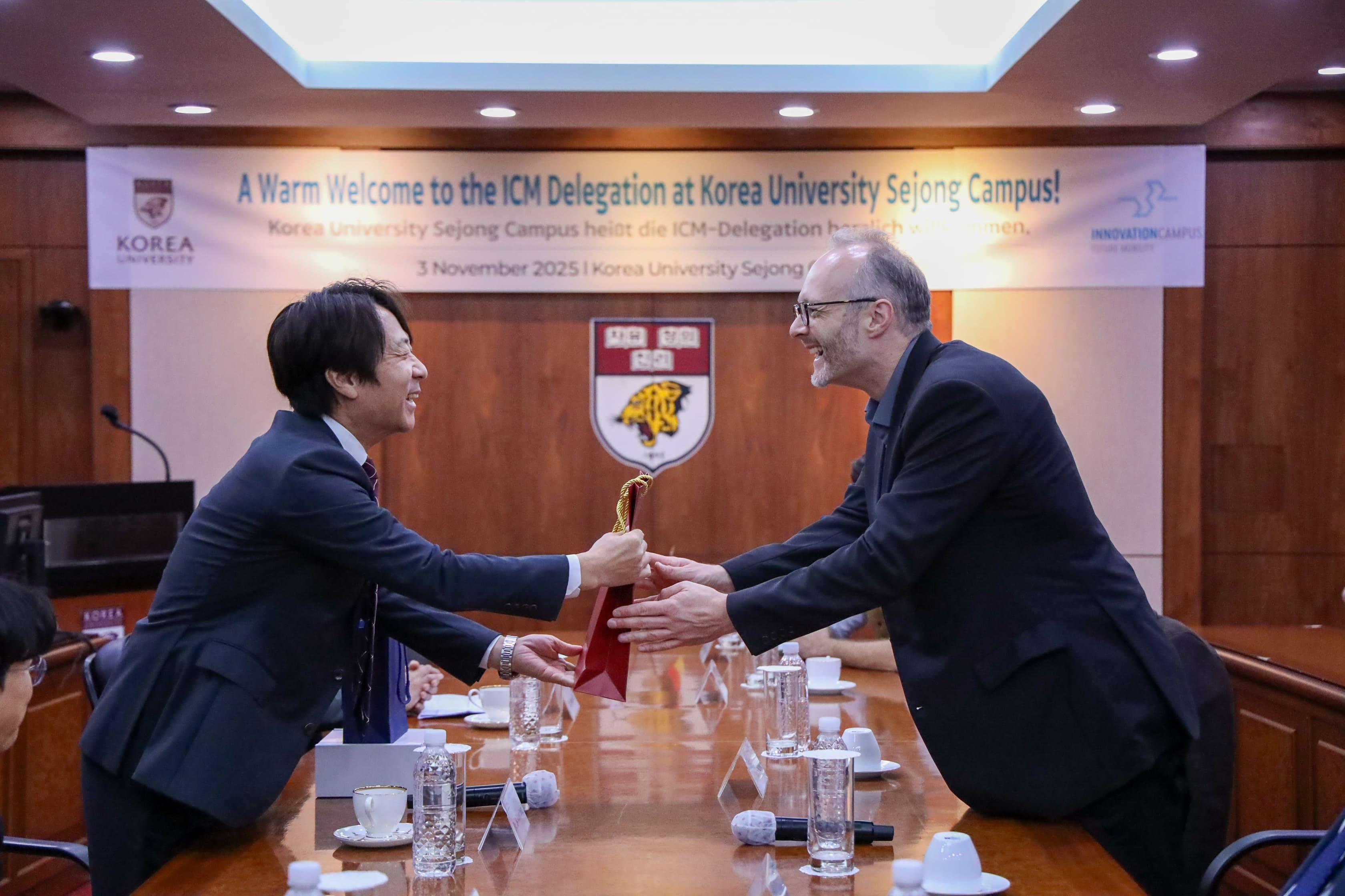 업무 협약 사진